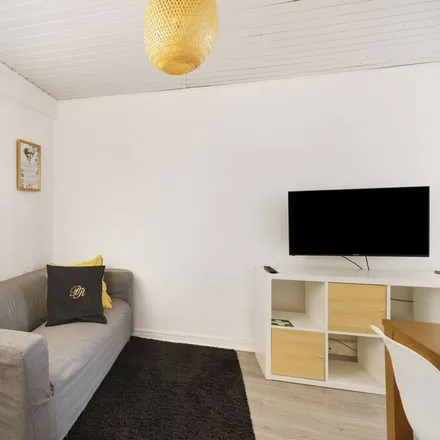 Rent this 2 bed apartment on Travessa Celestino Costa Guimarães in 4800-192 Guimarães, Portugal