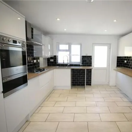 Image 3 - Applewood Grove, Purbrook, PO7 5DL, United Kingdom - House for rent