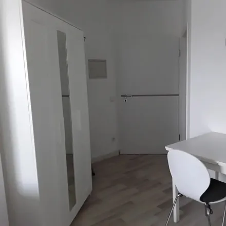 Image 3 - Danziger Straße 140, 40670 Krefeld, Germany - Apartment for rent
