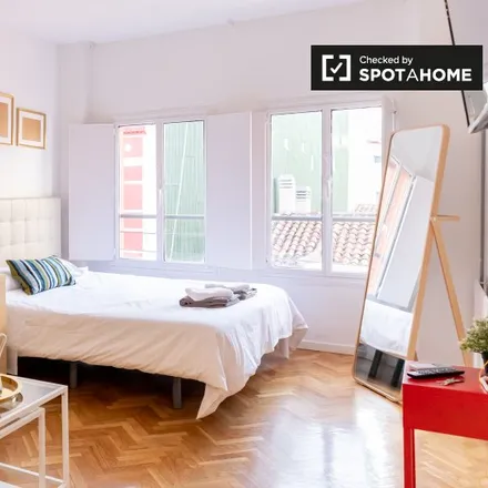 Rent this studio apartment on Madrid in Centro de Estudios Castilla, Calle del Oso