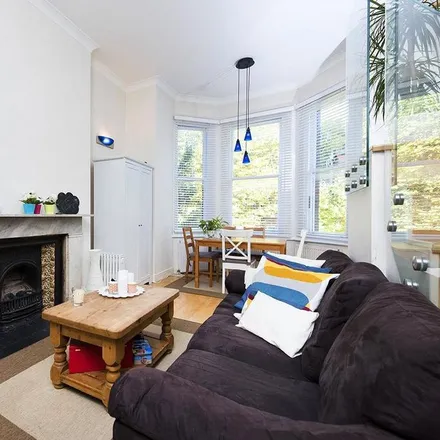 Rent this studio apartment on 147 Fellows Road in London, NW3 3JJ