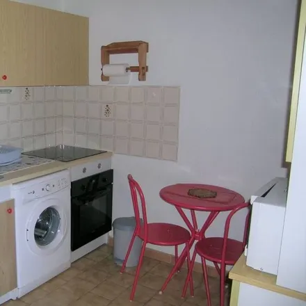Image 2 - Valras-Plage, Rue Enseigne de Chauliac, 34350 Valras-Plage, France - Apartment for rent