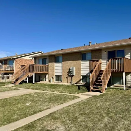 Image 4 - 1601 Oxford Drive, Cheyenne, WY 82001, USA - House for sale