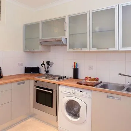 Image 3 - 76 Park Road, London, NW4 3PH, United Kingdom - Apartment for rent