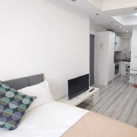 Rent this 1 bed apartment on London in N1 9NL, United Kingdom