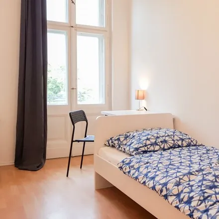 Rent this 5 bed room on Klaustaler Straße 3 in 13187 Berlin, Germany