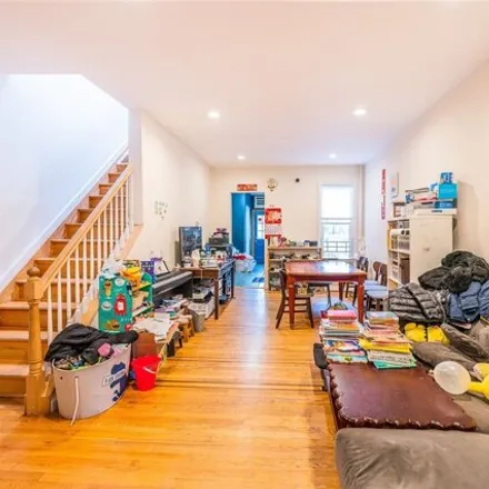 Image 5 - 68-48 78th Street, New York, NY 11379, USA - House for sale