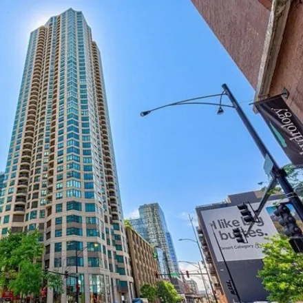 Buy this 1 bed condo on 400 West Hubbard Street in Chicago, IL 60654