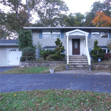 Rent this 3 bed house on 15 Rack Lane in East Setauket, Brookhaven