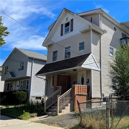 Rent this 4 bed townhouse on 103 James Street in Barnesville, New Haven