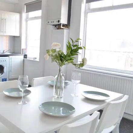 Rent this 4 bed apartment on 36 Ebor Place in Leeds, LS6 1NR