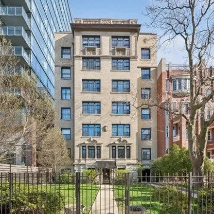 Buy this 2 bed condo on 442-444 West Belmont Avenue in Chicago, IL 60657