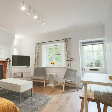 Rent this 2 bed room on 85 Kingsdown Parade in Bristol, BS6 5UJ