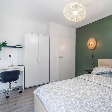 Rent this 3 bed apartment on Le Bourget in Place des Déportés, 93350 Le Bourget