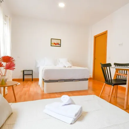 Rent this studio apartment on Madrid in Calle de Juan del Risco, 33