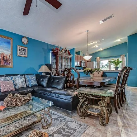 Image 6 - 40th Street South & 10th Avenue South, 40th Street South, Saint Petersburg, FL 33711, USA - House for sale