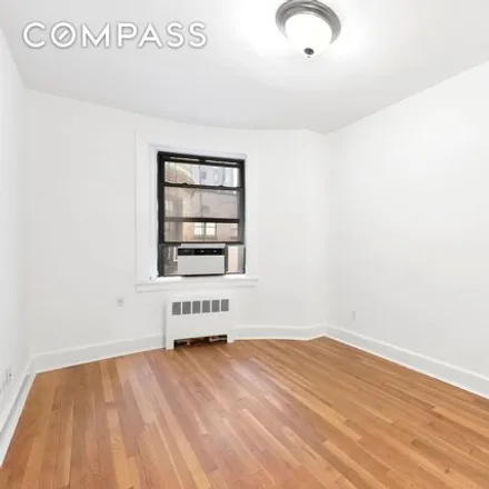 Image 5 - 6 East 65th Street, New York, NY 10065, USA - House for rent