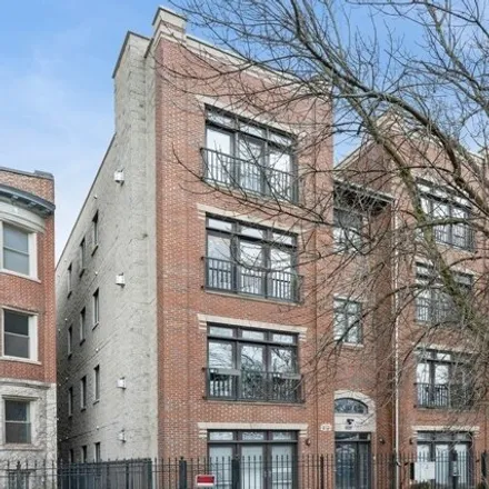 Buy this 3 bed condo on 6620 South Kenwood Avenue in Chicago, IL 60637