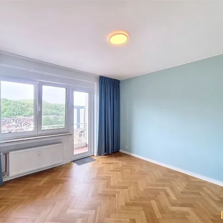 Rent this 3 bed apartment on Rue Saint-Léonard 36 in 4000 Liège, Belgium