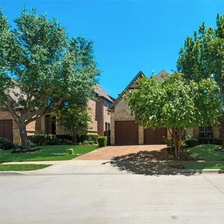 Buy this 3 bed house on 2012 South Hill Road in Irving, TX 75038
