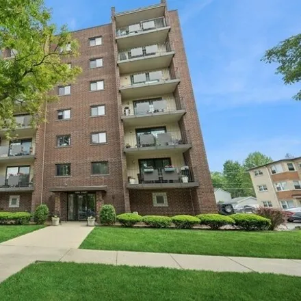 Buy this 2 bed condo on 1493 Ashland Avenue in Des Plaines, IL 60016