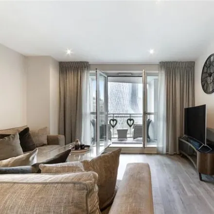 Rent this 2 bed room on Berkeley Tower in 48 Westferry Circus, Canary Wharf