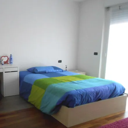 Rent this 3 bed room on Piazzale Egeo 9 in 20126 Milan MI, Italy