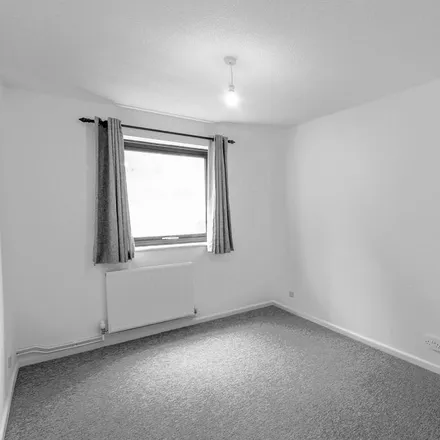 Image 4 - Central Acre, Yeovil, BA20 1NU, United Kingdom - Apartment for rent