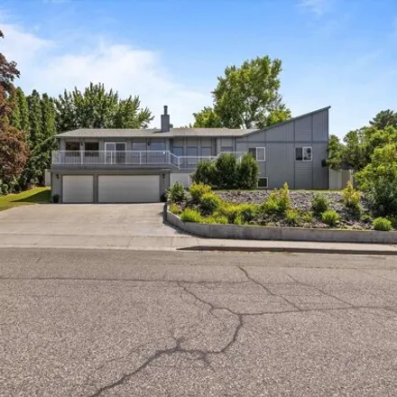 Buy this 4 bed house on 4405 Laurel Drive in West Richland, WA 99353