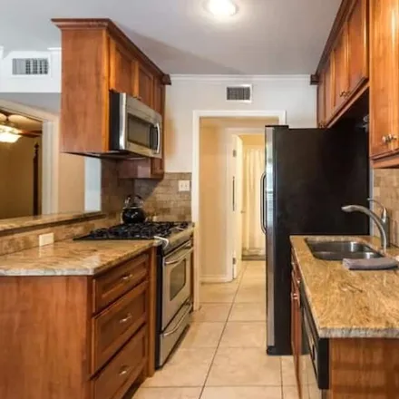 Image 2 - Austin, TX - Condo for rent