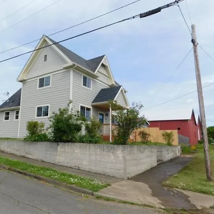 Buy this 3 bed house on 207 Maple Street in Myrtle Point, Coos County
