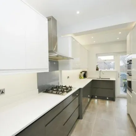 Image 7 - 154 Green Lane, Belmont, London, BR7 6AY, United Kingdom - Duplex for sale