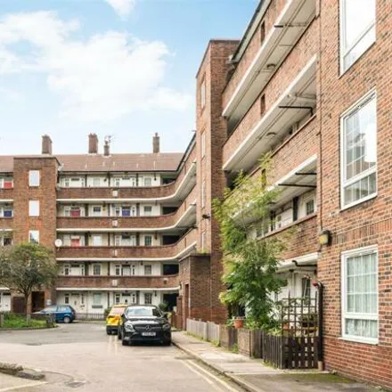 Image 1 - Aylesford House, Staple Street, Bermondsey Village, London, SE1 4LR, United Kingdom - Apartment for sale