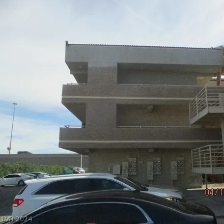 Rent this studio condo on US 95 in Las Vegas, NV 89106