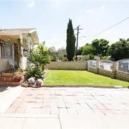 Image 8 - 4327 Eagle Street, East Los Angeles, CA 90022, USA - House for sale