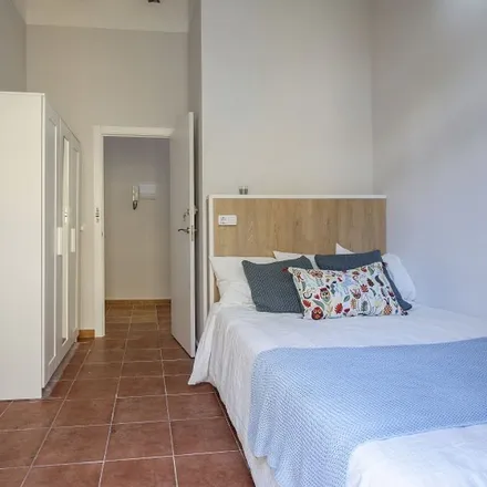 Rent this 13 bed room on Carrer de Calatrava in 19, 46001 Valencia