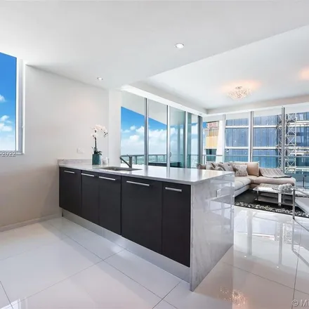 Image 8 - One Marketing, 990 Biscayne Boulevard, HMS Bounty, Miami, FL 33132, USA - Apartment for rent