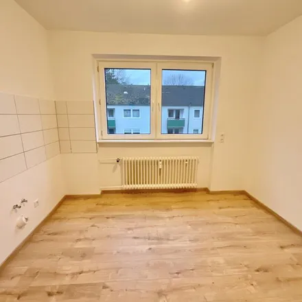 Rent this 3 bed apartment on Kahlertstraße 160 in 33330 Gütersloh, Germany