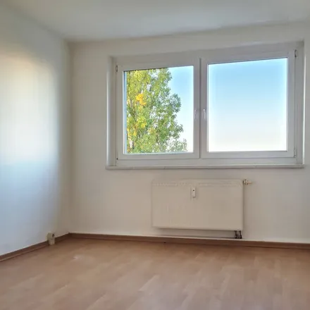 Rent this 3 bed apartment on Florentiner Bogen 4 in 06128 Halle (Saale), Germany
