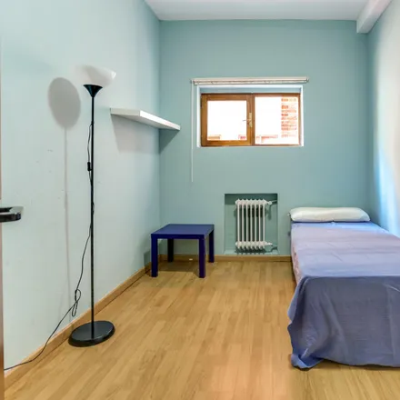 Rent this 3 bed room on Madrid in Calle de Embajadores, 63
