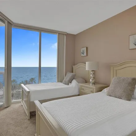 Image 8 - Collins Avenue & 175th Terrace, Collins Avenue, Sunny Isles Beach, FL 33160, USA - Apartment for rent