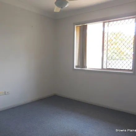 Rent this 3 bed apartment on Middle Road near Hillview Drive in Middle Road, Hillcrest QLD 4118