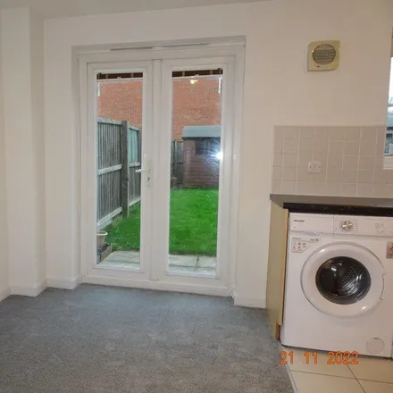 Image 5 - Stoneycroft Road, Sheffield, S13 9DR, United Kingdom - Townhouse for rent