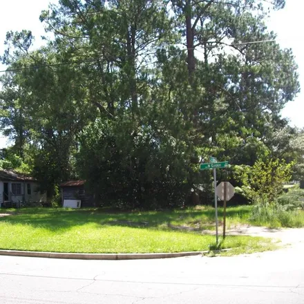 Image 1 - 1506 North Gaskin Avenue, Douglas, GA 31533, USA - House for rent