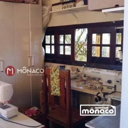 Buy this 3 bed house on Avenida José Gabriel de Oliveira in Tucanos, Londrina - PR