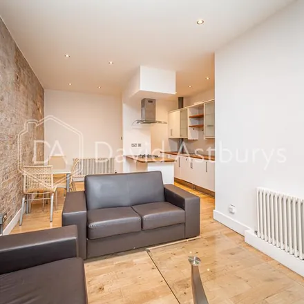 Image 2 - Saxon House, 56 Commercial Street, Spitalfields, London, E1 6RW, United Kingdom - Apartment for rent