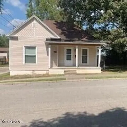 Image 1 - 501 West A Street, Joplin, MO 64801, USA - House for rent