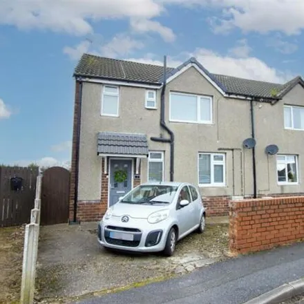 Buy this 3 bed duplex on The Crescent in Barlborough, S43 4EQ