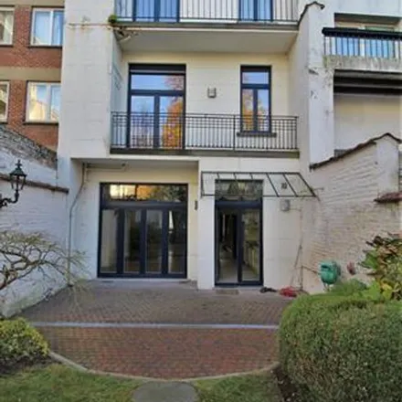 Rent this 6 bed apartment on Rue Charles Legrelle - Charles Legrellestraat 54 in 1040 Etterbeek, Belgium
