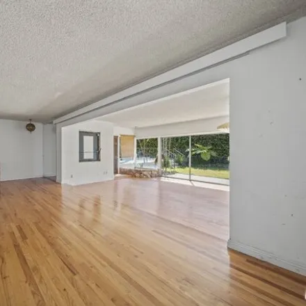 Image 2 - 12200 Malone Street, Los Angeles, CA 90066, USA - House for sale